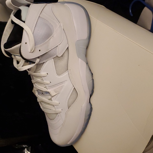 Mens size 12 Jordan jumpmans - Picture 4 of 7